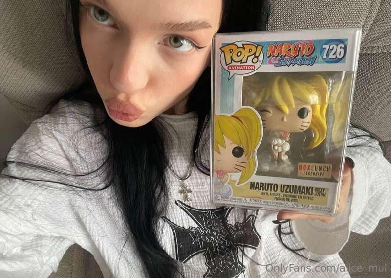 Today I was looking at my Pop Mart figure of Haruto Uzumaki ..