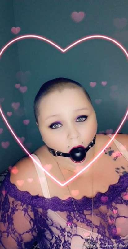See my explicit content at https://onlyfans.com/vixeymaeve 🔥