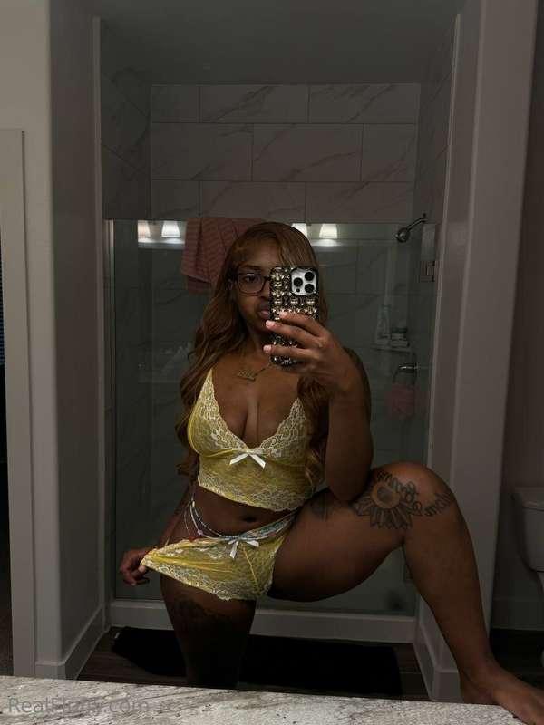 yellow looks good on me.. yeah? 🙈