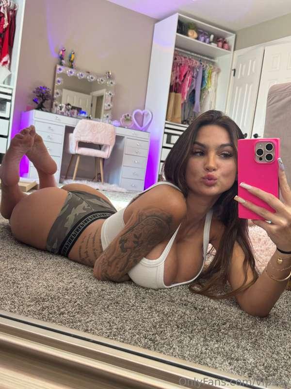 Send me a dick pic! I want your attention babee! 
