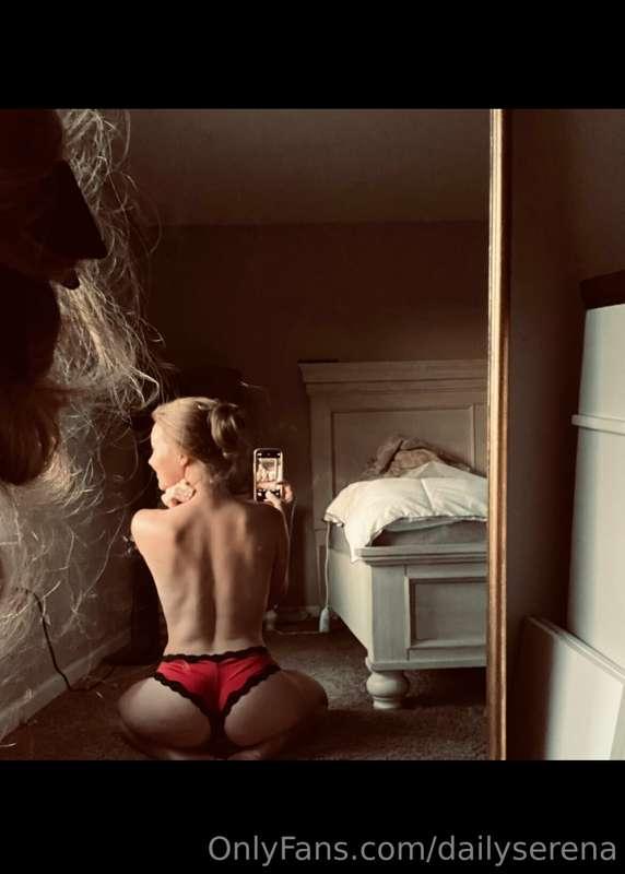 Wake up, it’s time to stretch.. me. 🫦