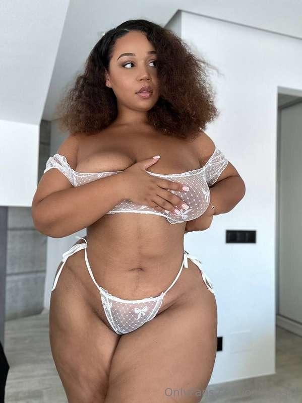 Tell me do you get turned on by me? 🤭😉