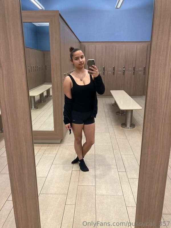 What do you guys think of my gym outfit?