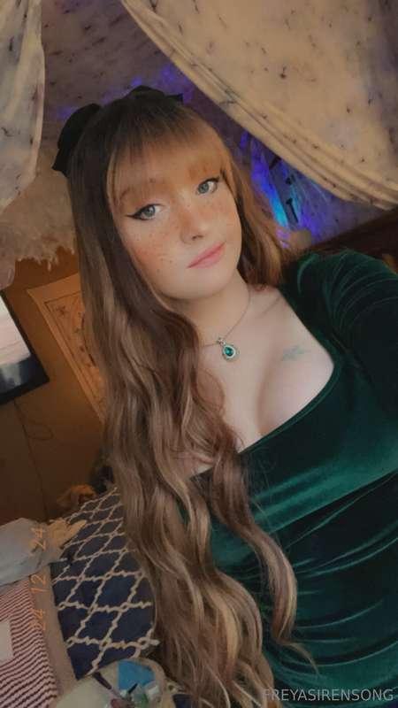 Happy Holidays babes xo