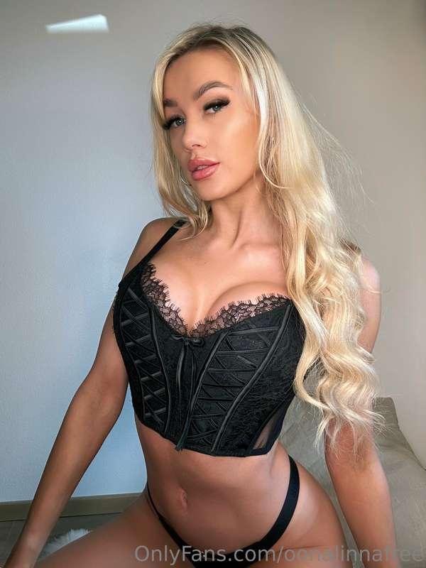It makes me smile when you message me 🤫😉