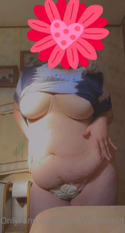 chubbywhitemilf image #6