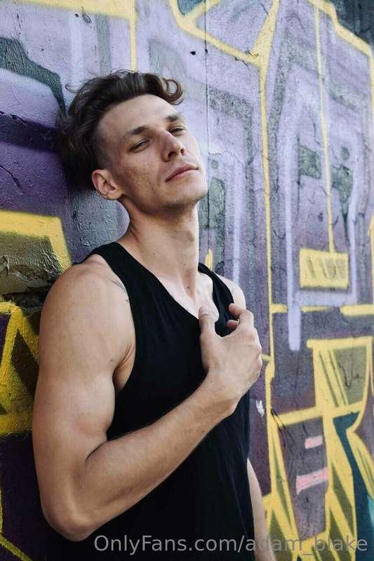 I want you to take me by the neck, press me against the wall..