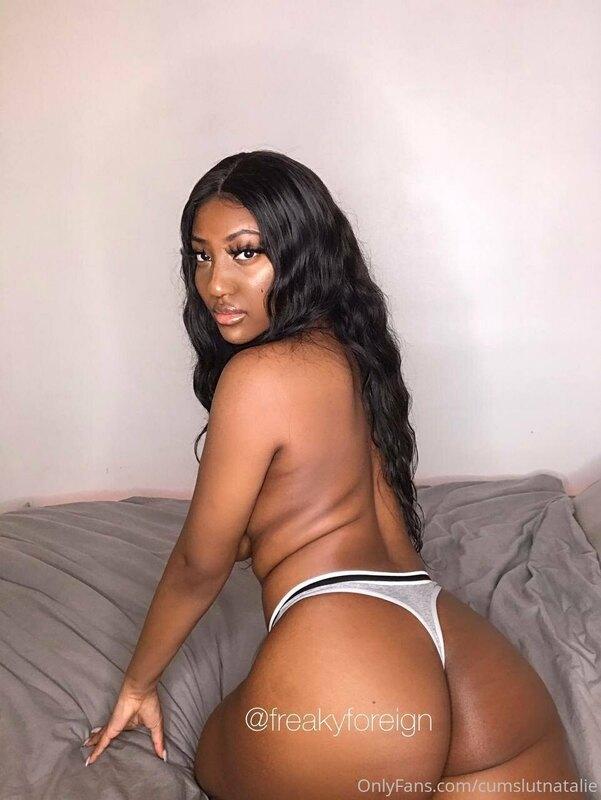 Should I make content with her? She’s giving away FREE nudes..