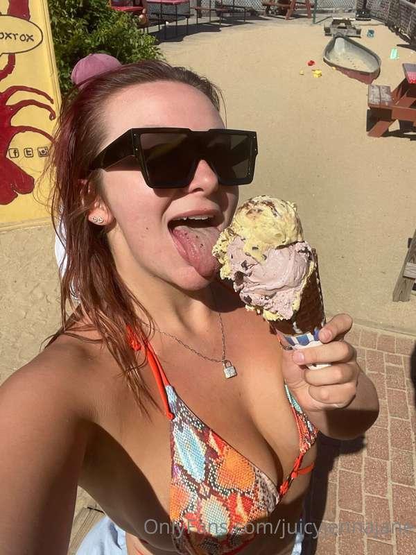 Just tryna show you how I lick it🍦