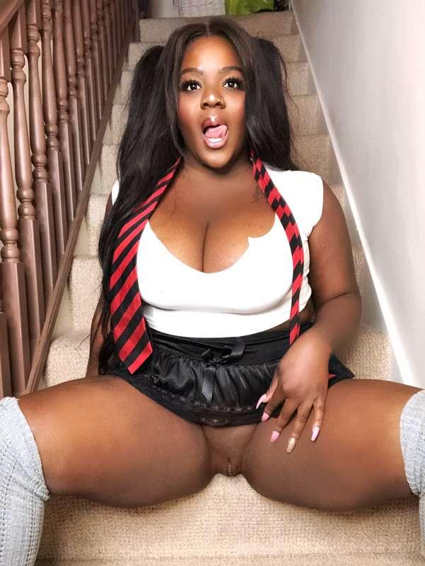 ***skoolie slut wants your cock!***

Will you give in?