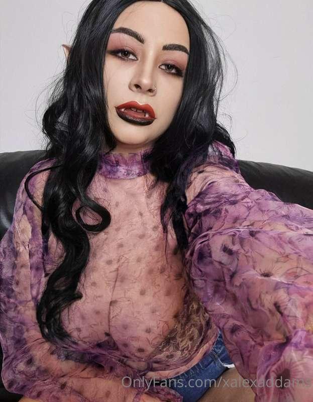 I am addicted to cosplaying as marceline and I'm not mad abo..