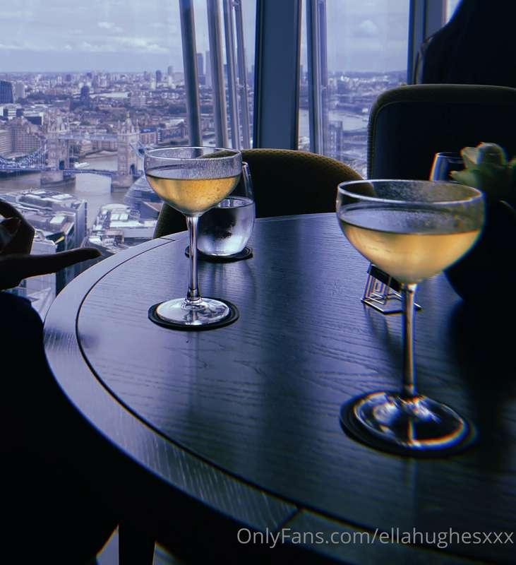 Forget wine and dine, cocktail then rail? 🥂