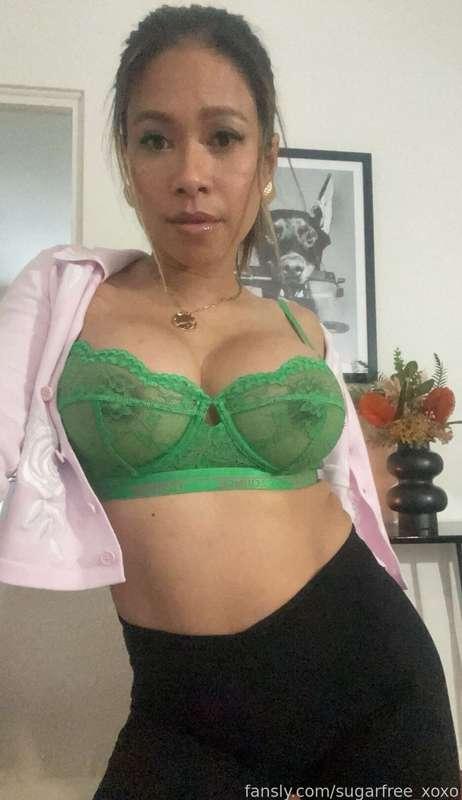Mommy’s home :)


#fyp #asian #thai #stepmom #mommy #milf #mature #amateur #bra #nudes
