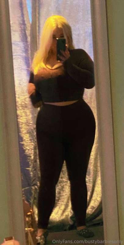 bustybarbiesonly image #0