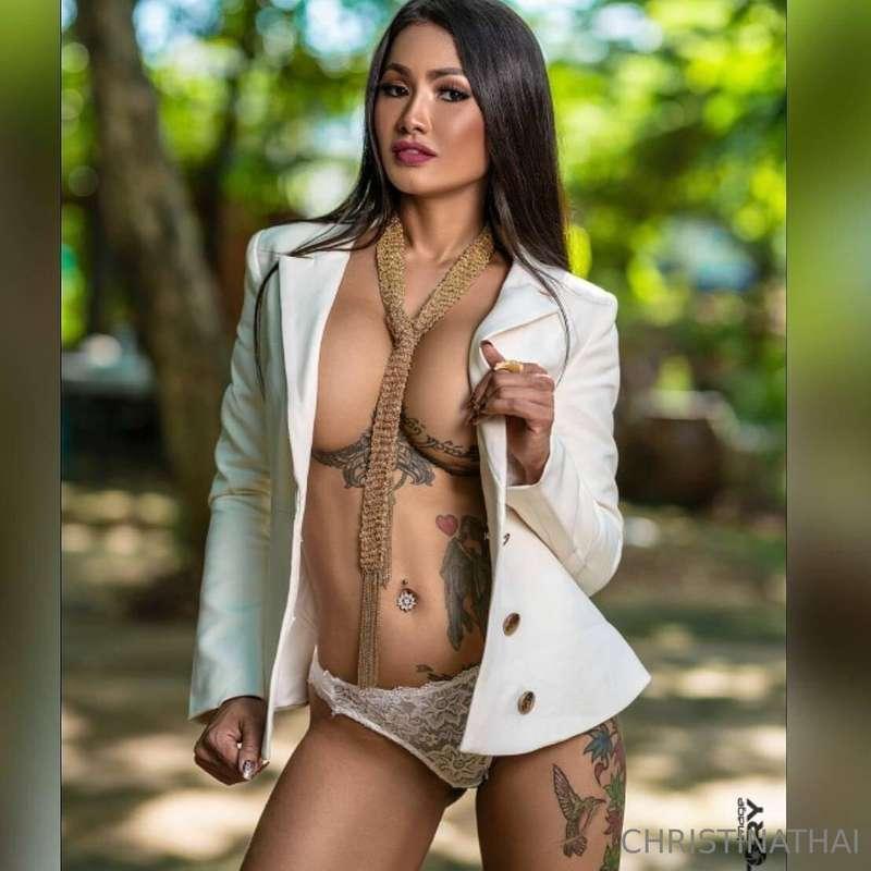 Allow my delicious mouth to drive you insane. 😈🎸 Free Subs T..