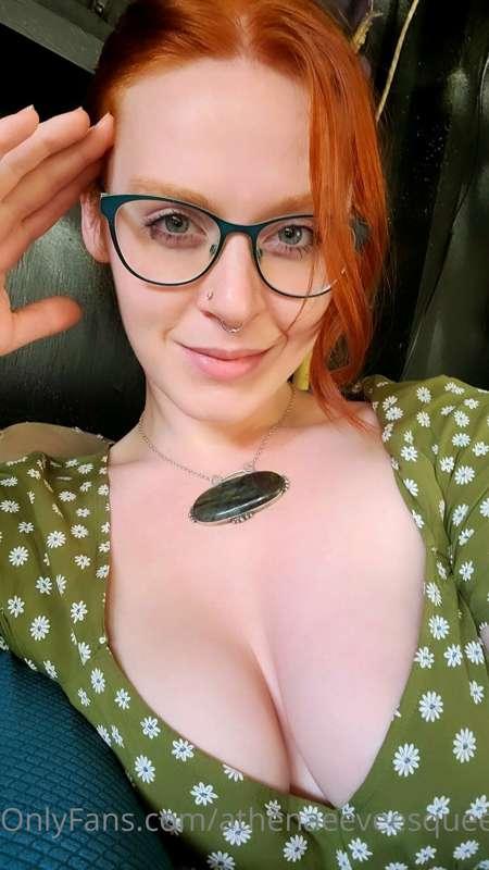 Hi 😋♥️ Do you like perky titties with pale pink nipples? ➡️ ..