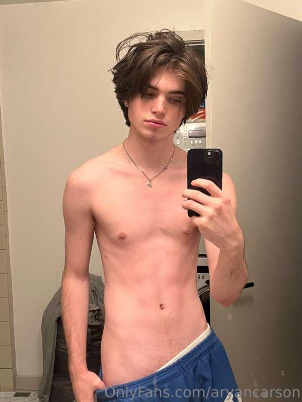 If you are seeing this dm me 😈 I have a couple things to sho..