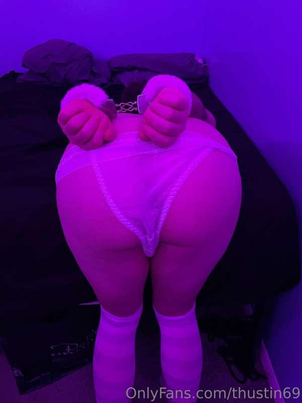 Do you want to take out my butt plug and fuck me 🥰