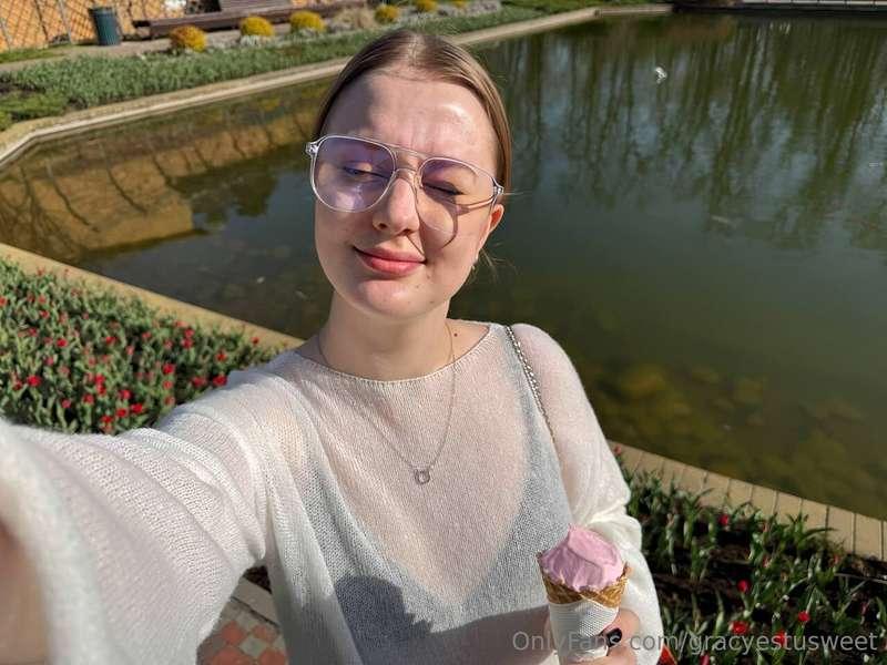 Sun in my eyes, pink ice cream in my hand, and zero worries ..