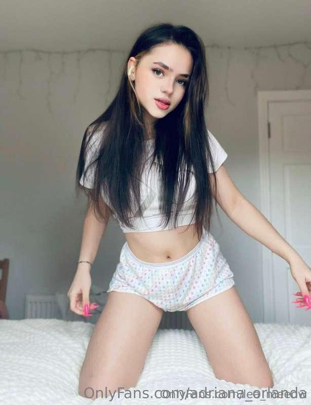 BADASS 18 YO CRAZY NYMPHO @adriana_orlanda 🤤❤️🔥HOTTIE WITH H..