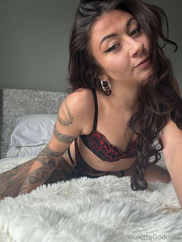 How long can you last if i sit on that face? 🥵🤭