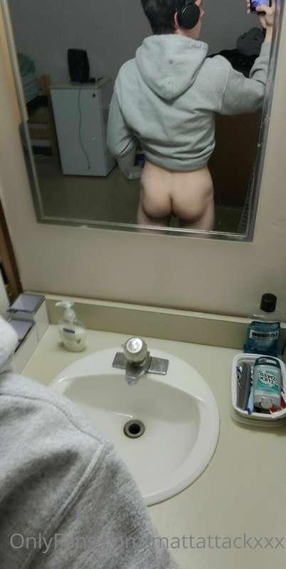 For the tops and ass-lovers. Who wants to fuck me?