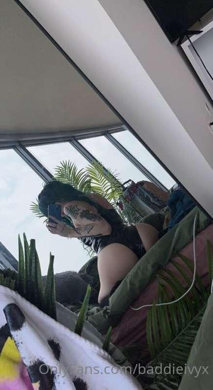 spank me every time i die in fortnite 🤚