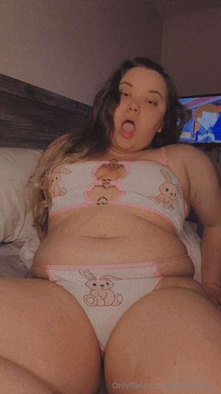 Getting all cute and creamy for you babe 😘 watch my pussy tw..