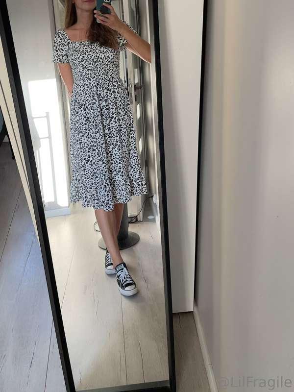 Another day, another dress. Feeling so cute 🥰