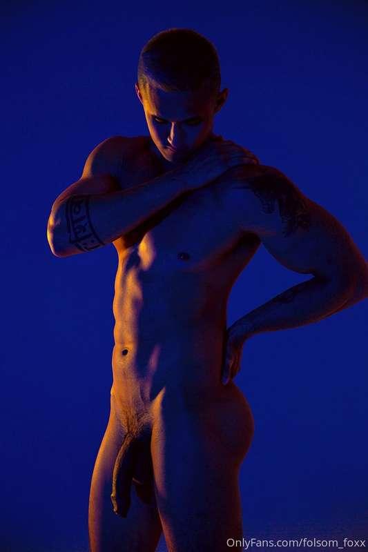 Wanted to share some gems from a photoshoot I did with a fri..
