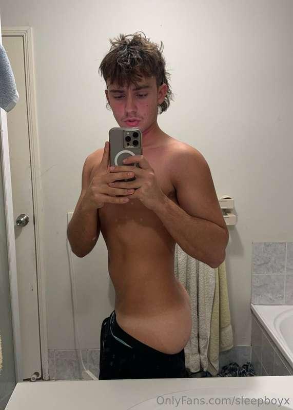 Phat butt 🍑