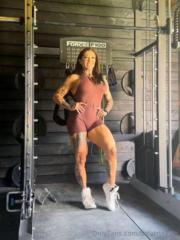 In awe of the strength, in love with the muscle 😏