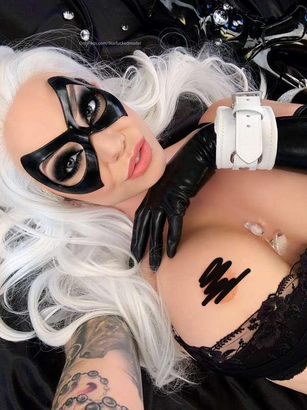 MEOW! Seeing's as so many of you seemed to LOVE my Black Cat..
