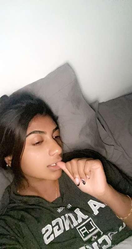 Can’t sleep 😩 cum fuck me to sleep?