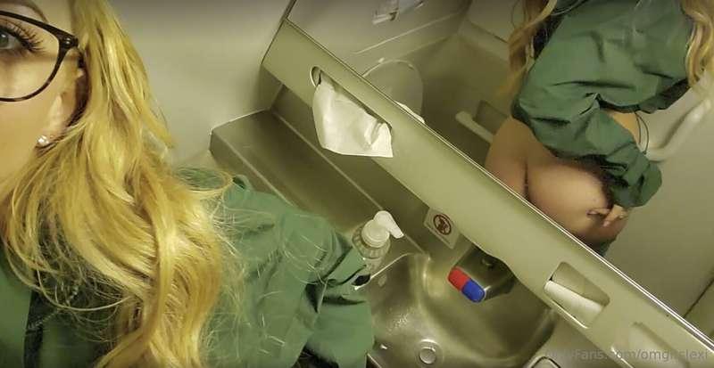 ✈️ MILE HIGH & FILTHY ✈️I snuck into the airplane … couldn’t..