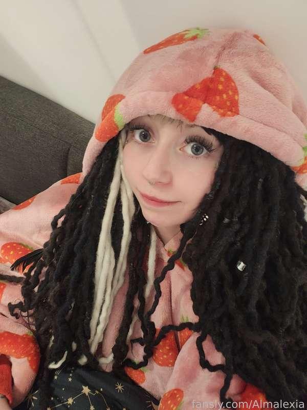 I'm taking a few days to rest lovelies; I've picked up a cold! 🥺 but please don't hesitate to engage with me, I'd love to have some stimulating conversation to help me feel better ❤️❤️