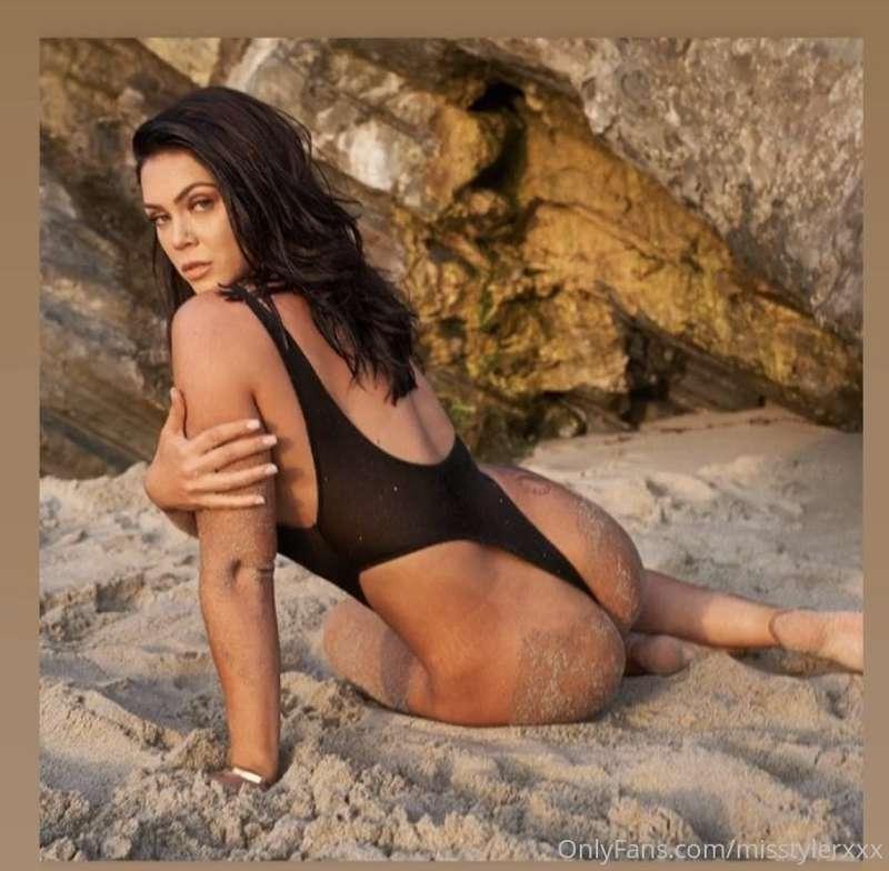 Join me here LIVE at 7pm PST tomorrow Tuesday 9/29!!! 
Takin..