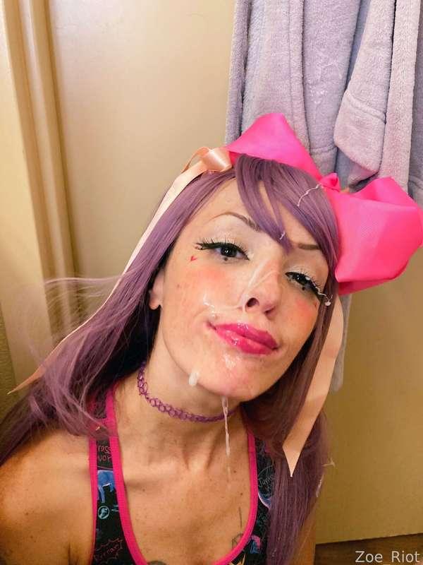 zoe_riot image #0