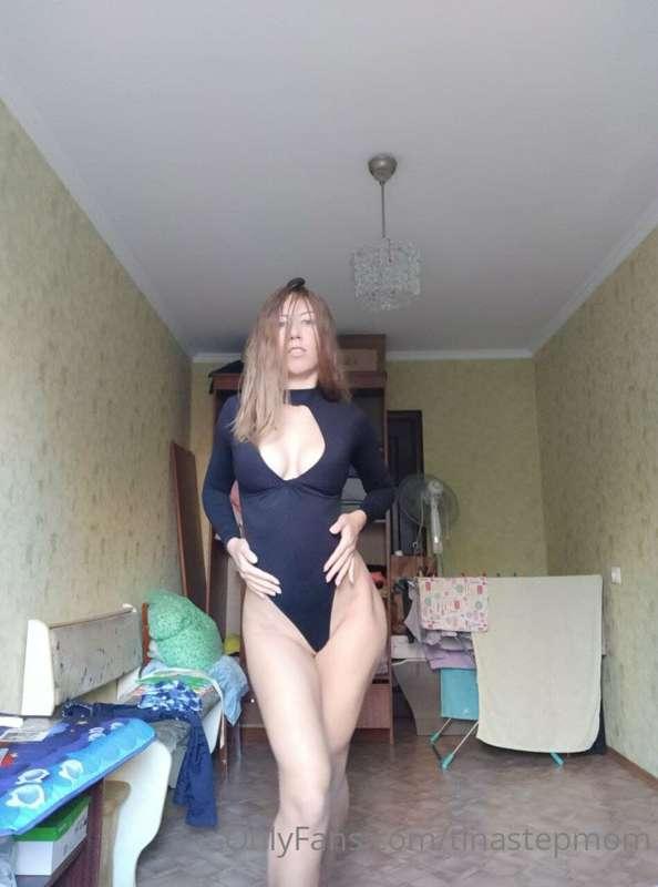 I'm always online and ready to role-play 😈 Follow me and we'..