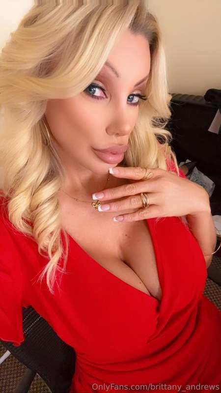 I'm wearing this hot red dress and in the mood to tease 😈 An..