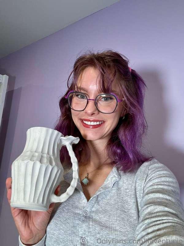 I took some naughty photos with my pottery 😈Unlock for titti..