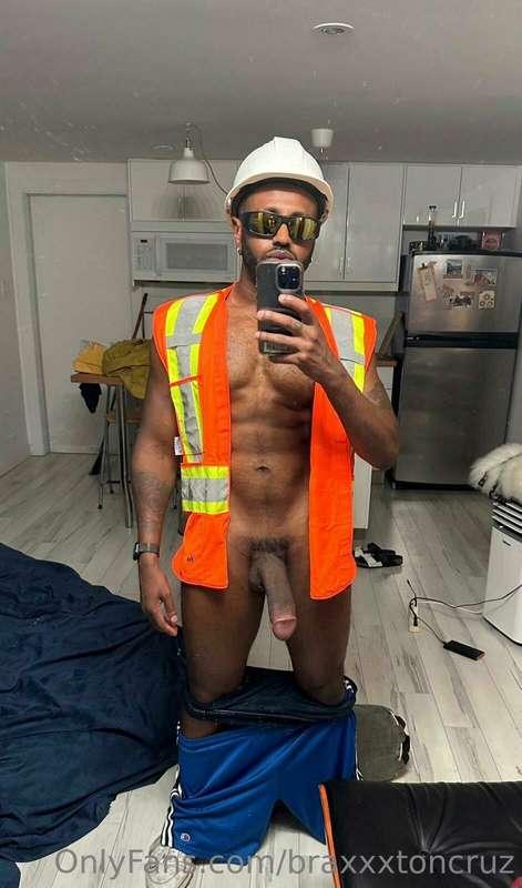 I'm here to do some work on your h⭕️le!
