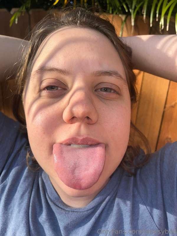 Tongue appreciation post with lots of great close ups