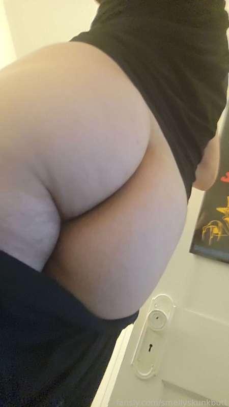 smellyskunkbutt image #4
