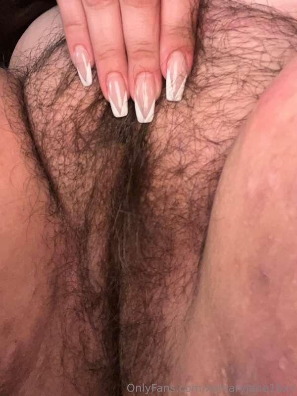 Do you love my full bush?😘 Like if you love it hairy 🤪 Comme..