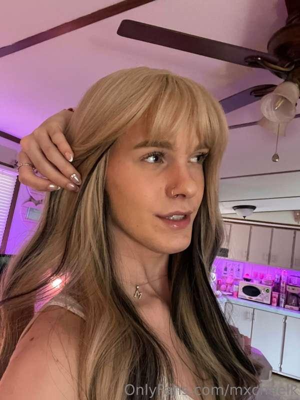 i got the wig on hehe