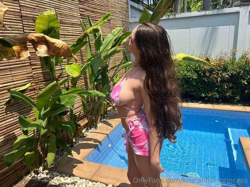 Summer time means swimsuits all day! ✨🌴 What you think of th..