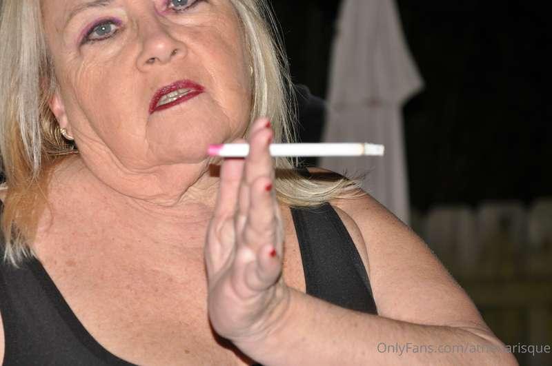 for my smoking fetish guys.....