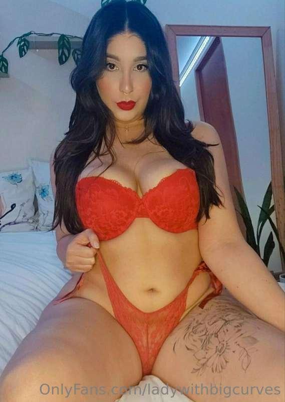 💋  @VELVETYREDLIPS 💋
My friend @velvetyredlips has her free ..