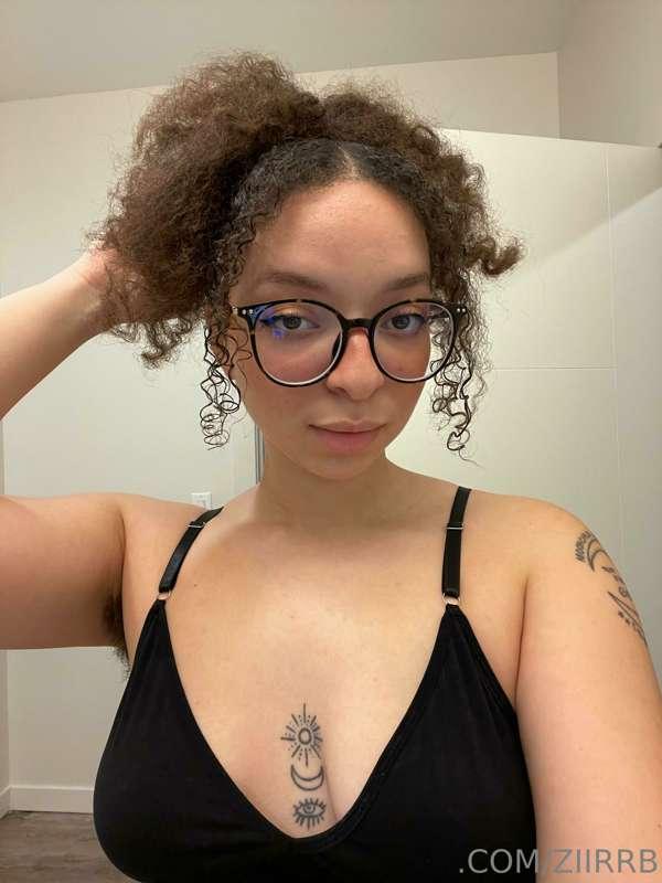 I feel cute when I wear glasses 🥹 Do you agree? 🤭